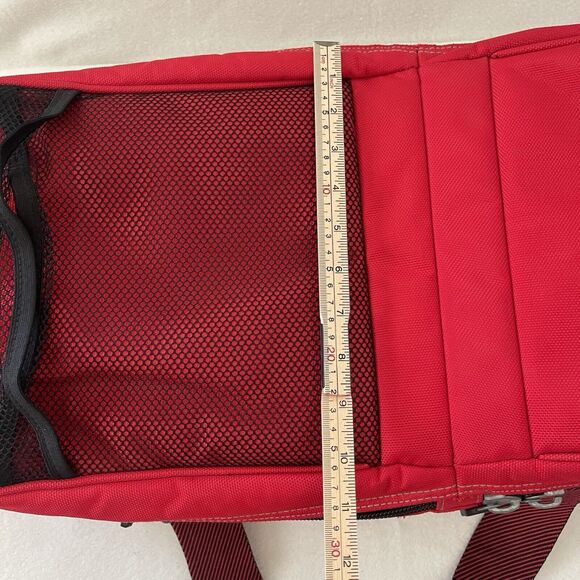 Marlboro Unlimited 90's Red Dual Sided Cooler Duffle Bag Missing Shoulder Strap - Picture 3 of 14